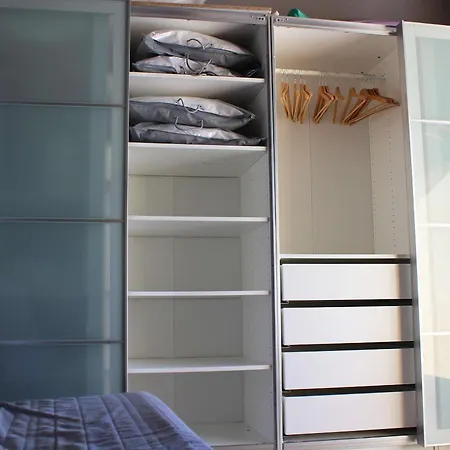 T2 Climatise Avec Piscine Et Parking A 100m De La - Fr-1-607-207 *