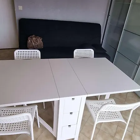 T2 Climatise Avec Piscine Et Parking A 100m De La - Fr-1-607-207 * Агд